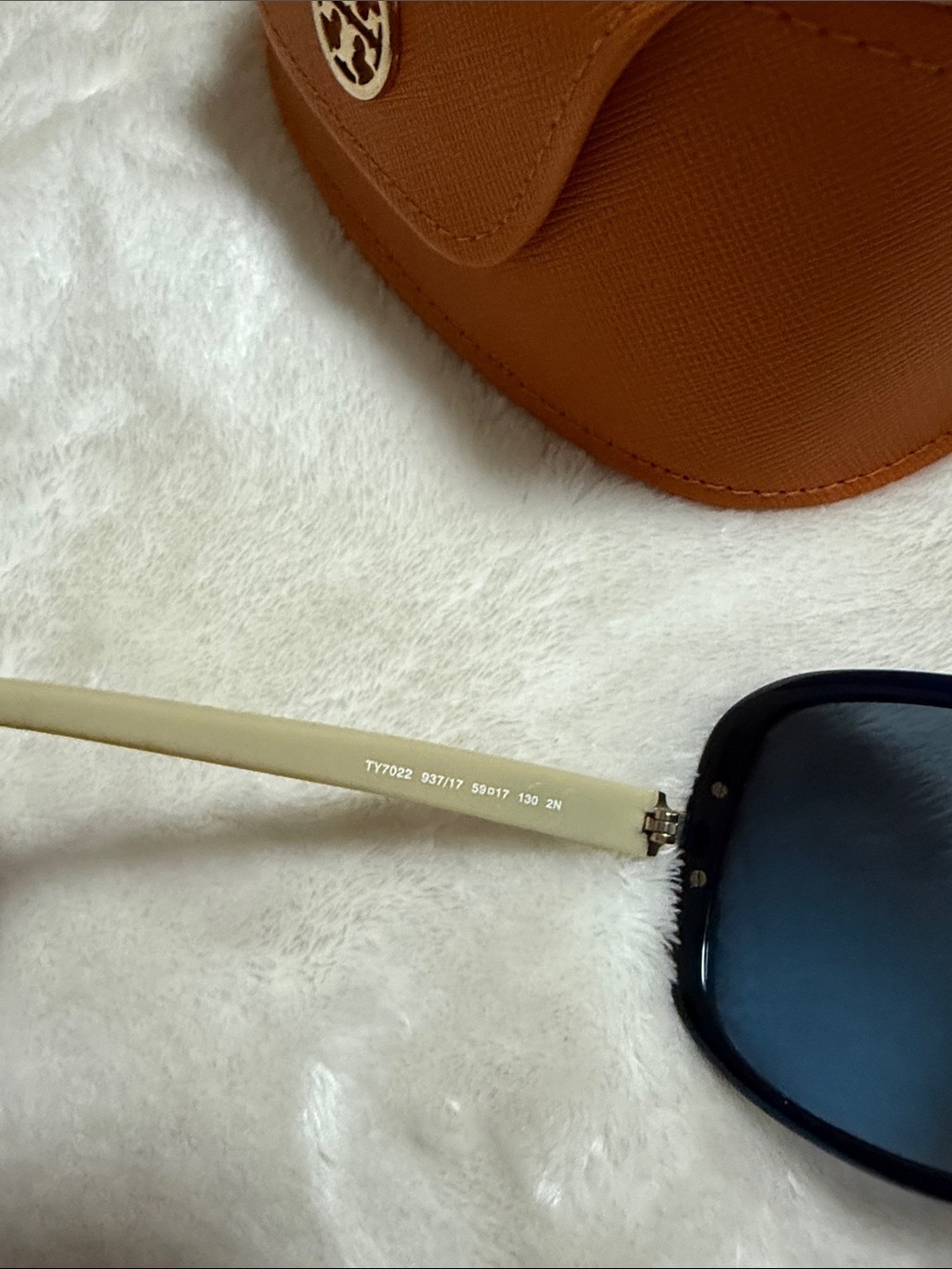 Tory Burch Black Frame Sunglasses with Orange Case - Picture 4 of 5